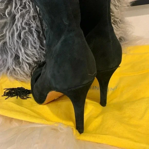 CYNTHIA VINCENT NEW Harp Lace Up Pointed Booties